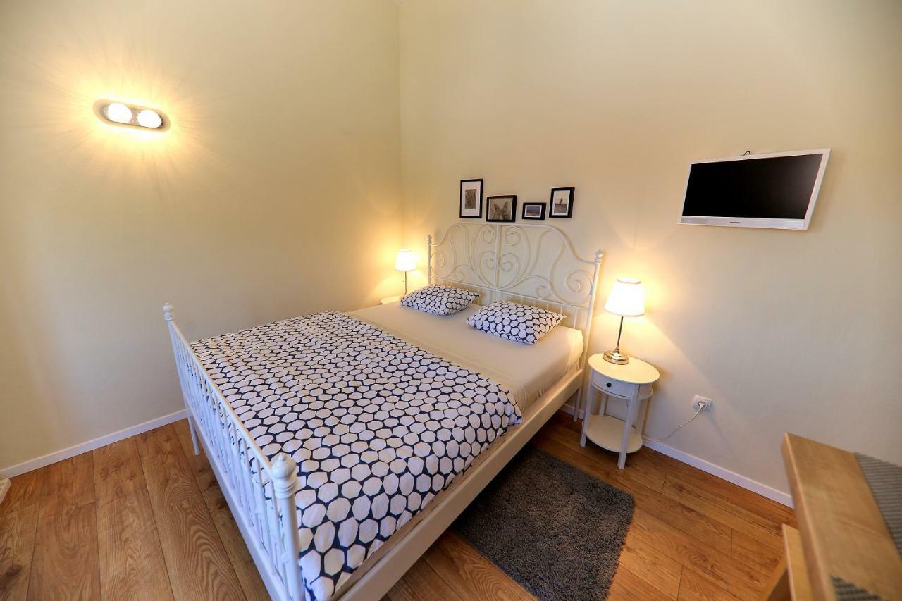 Apartments Meri-Puntamika ザダル エクステリア 写真