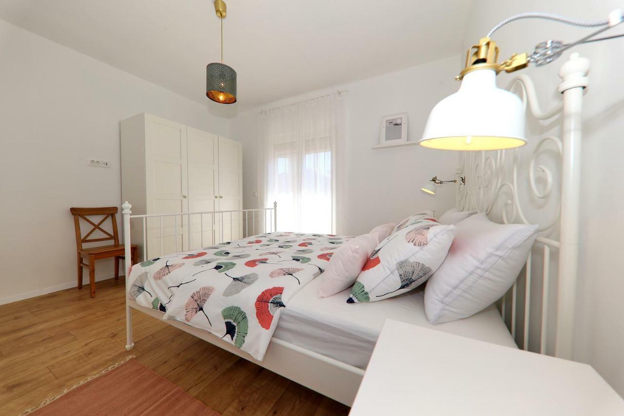 Apartments Meri-Puntamika ザダル エクステリア 写真