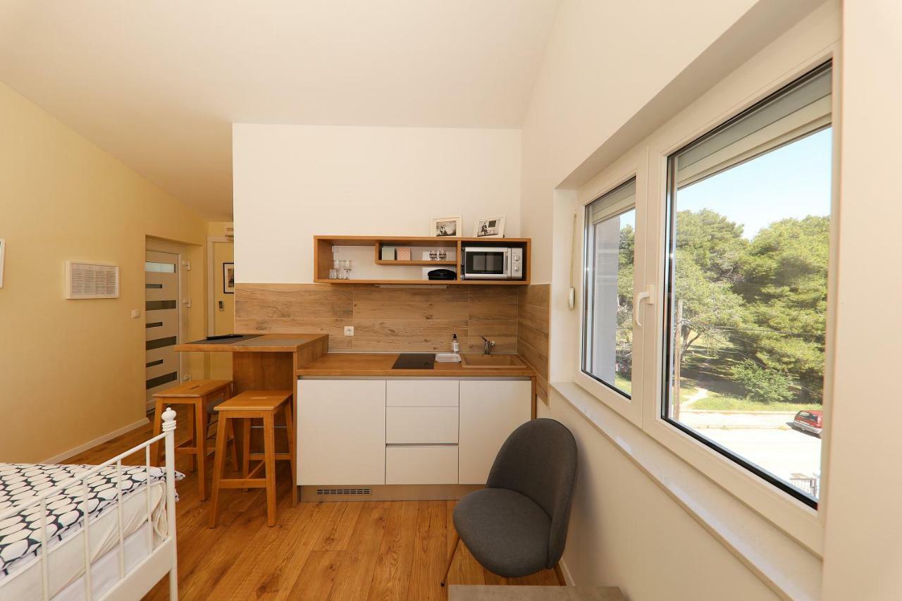 Apartments Meri-Puntamika ザダル エクステリア 写真